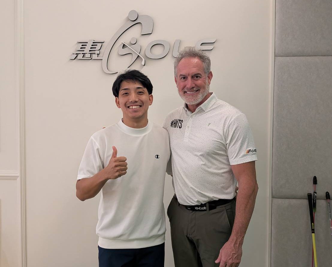 山崎壱鉱とエディ・フェルナンデス氏